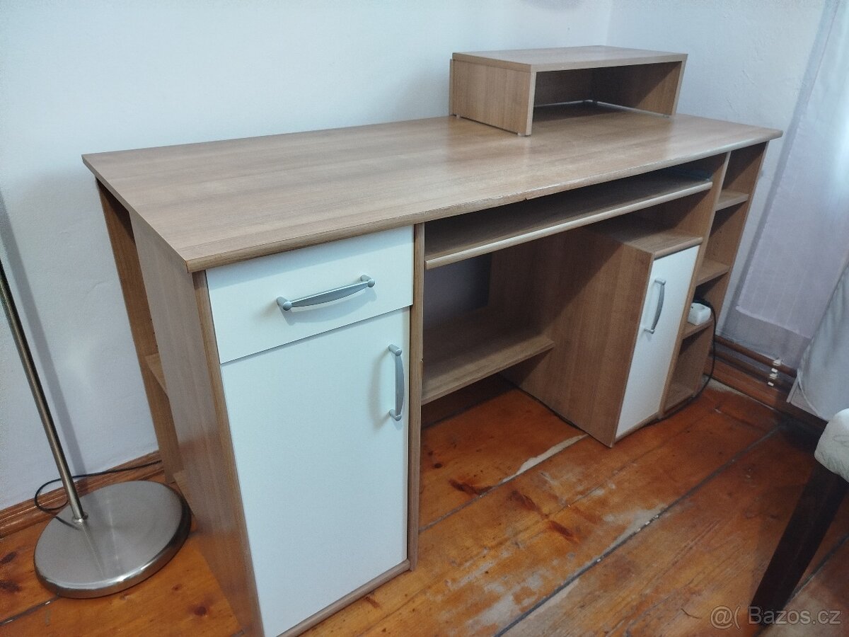 Psací stůl, komoda, dva stolky- regály