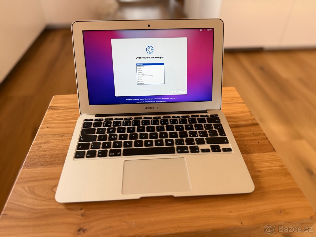 MacBook Air 11”, i5 / 4 GB RAM / 128GB SSD, čistá instalace.