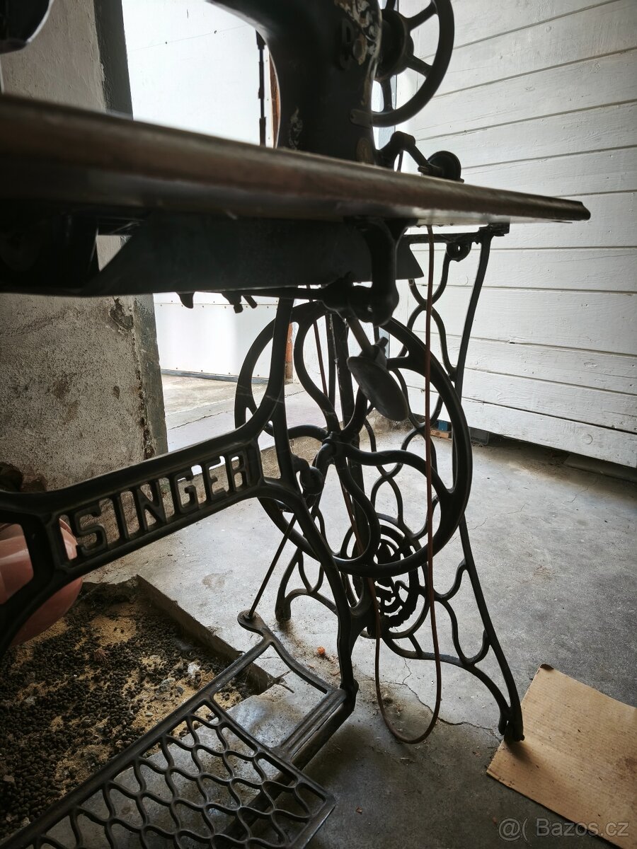 Šicí stroj Singer