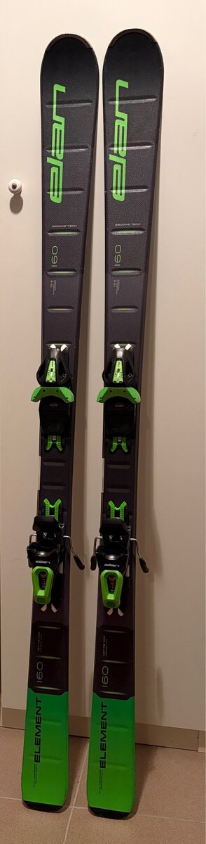 Sjezdové lyže Elan Element délky 160 cm
