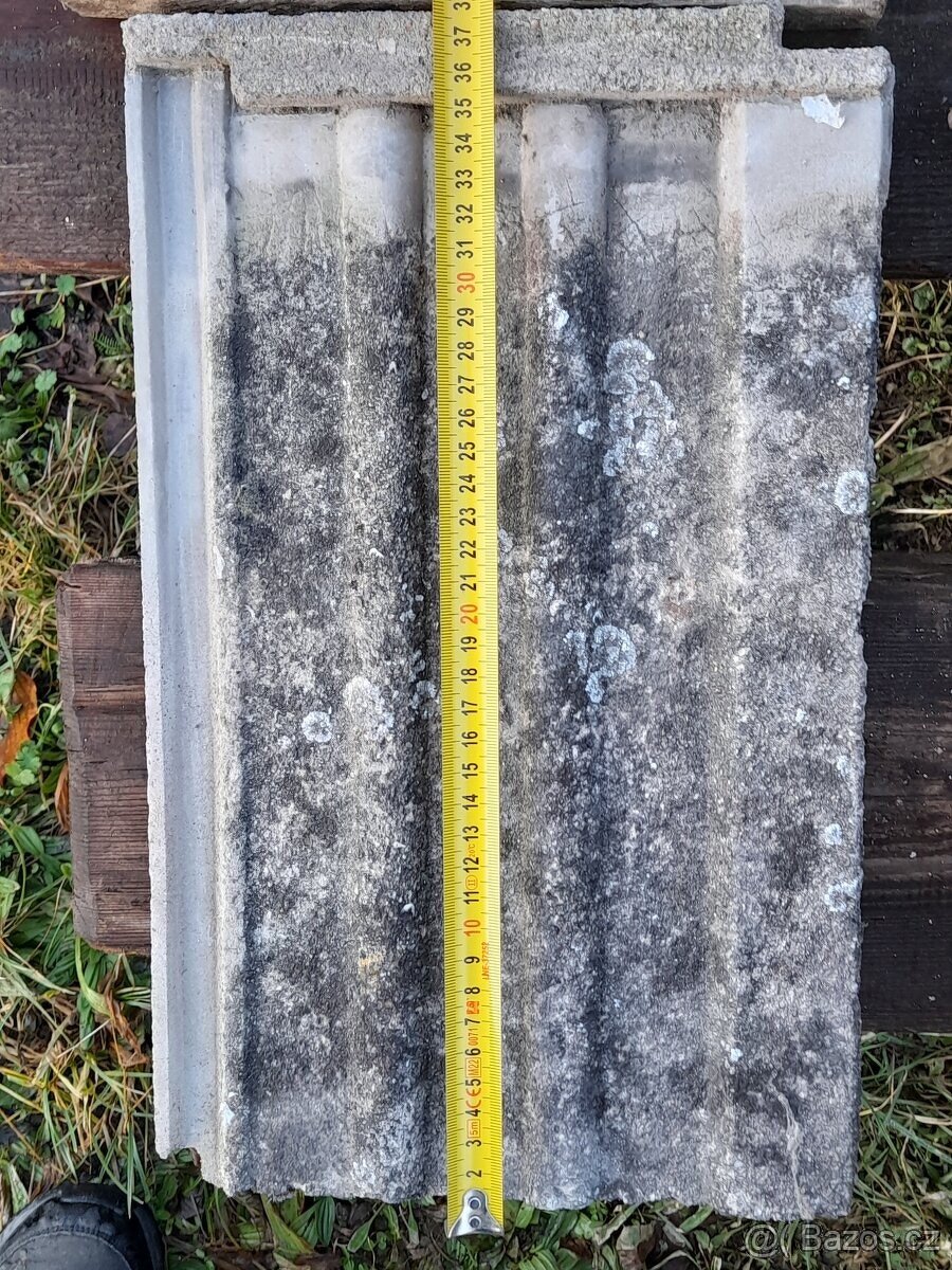 Staré betonové tašky