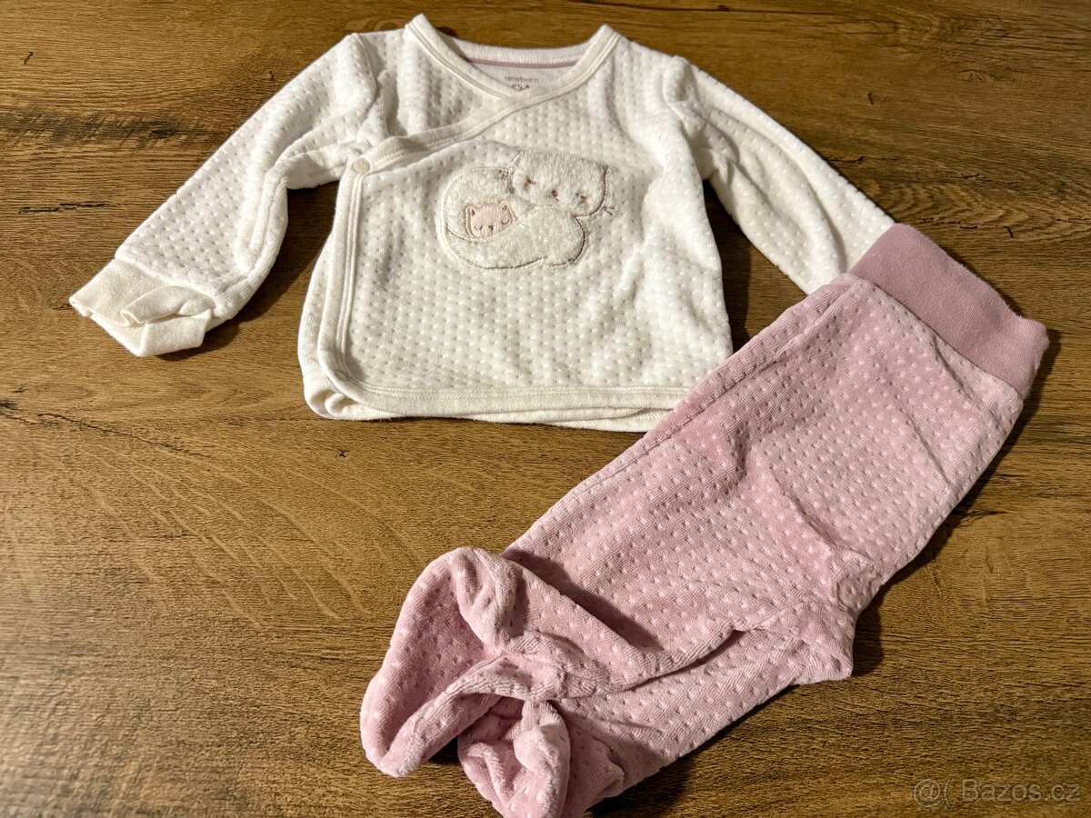 68- dívčí tepláková souprava