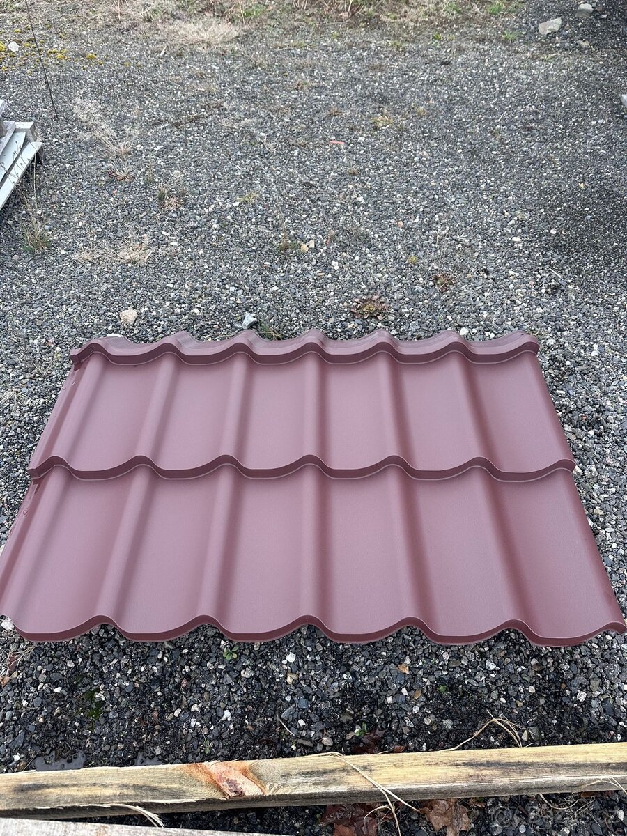 Plechová střešní krytina hnědá