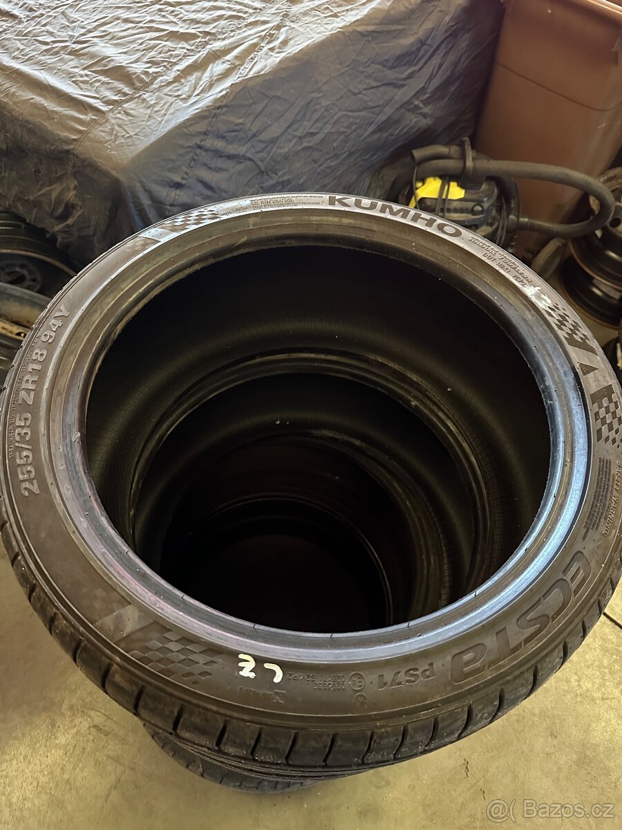 Kumho 255/35/18 sada letních pneu