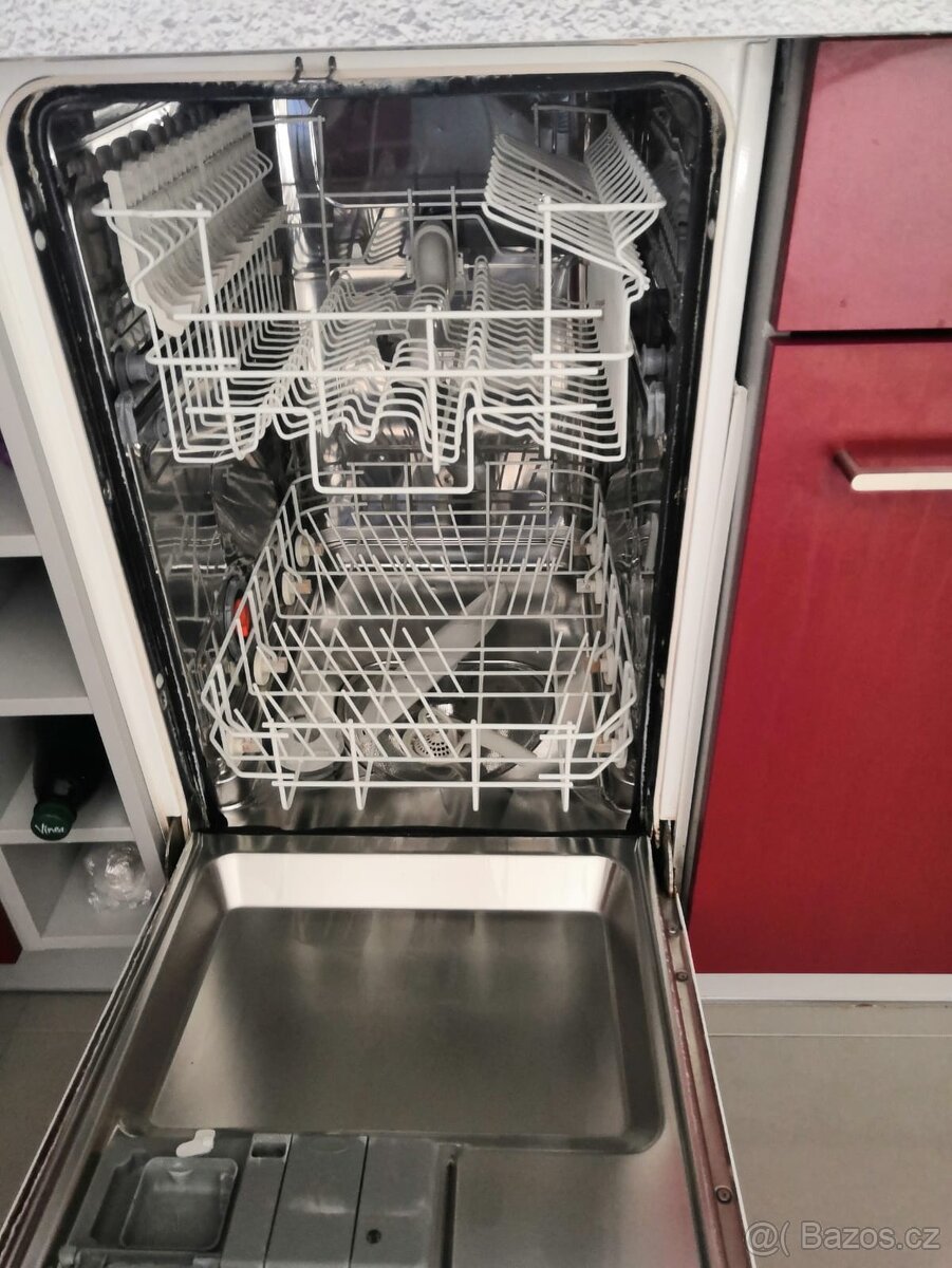 Myčka vestavná 45 cm Zanussi