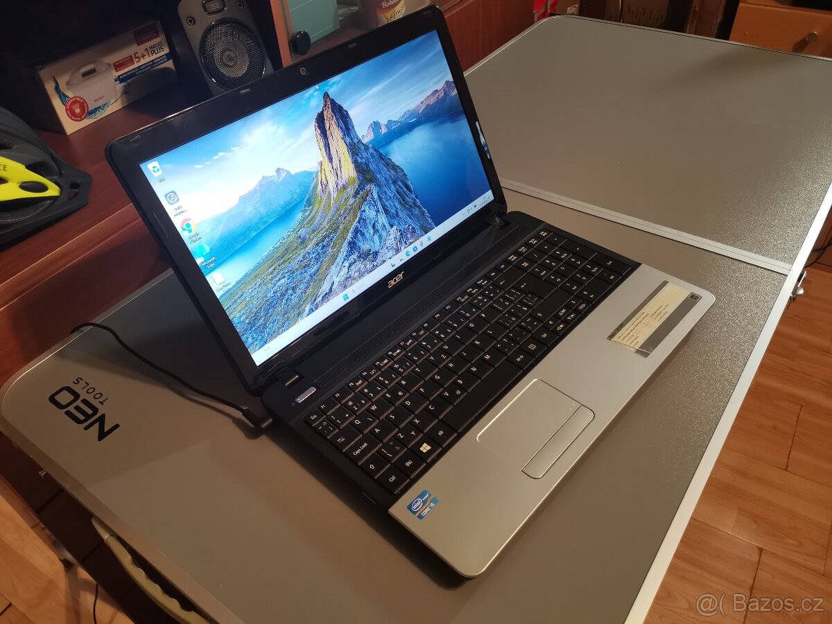 ACER E1-571