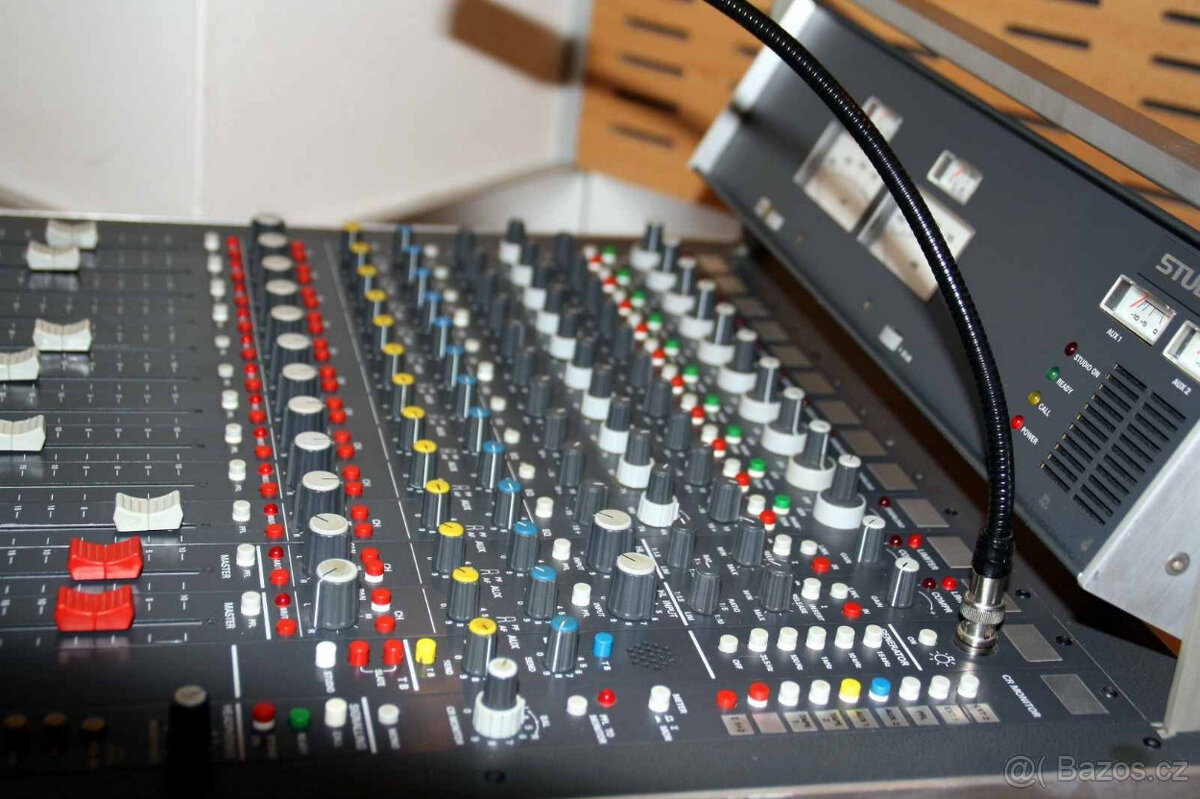 Mixážní pult STUDER 961, 10kanálový, pro vysílání a studio,