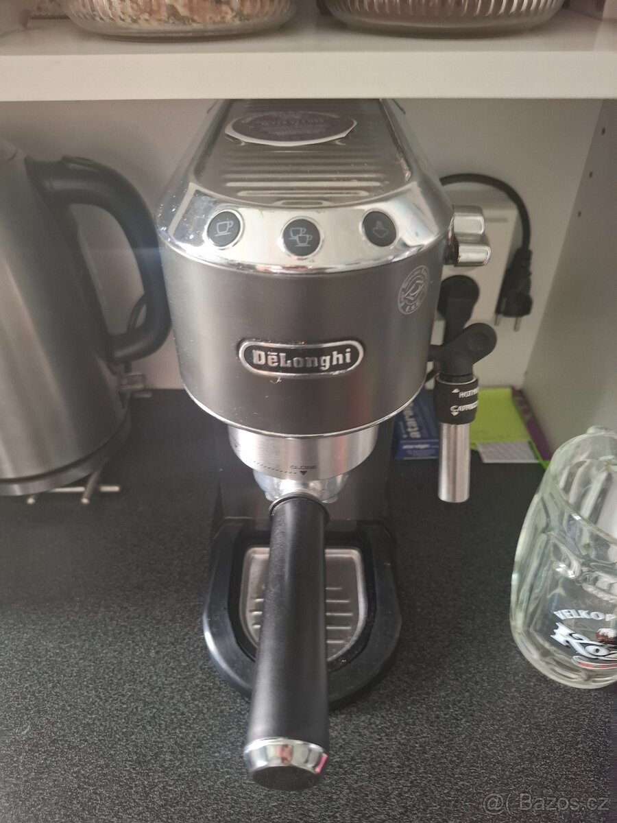 Delonghi kávovar