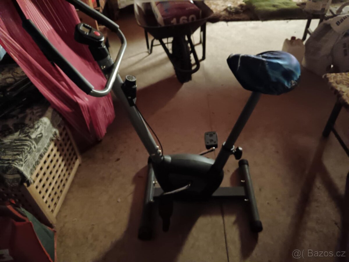 Jízdní kolo, domácí cvičební kolo s počítačem