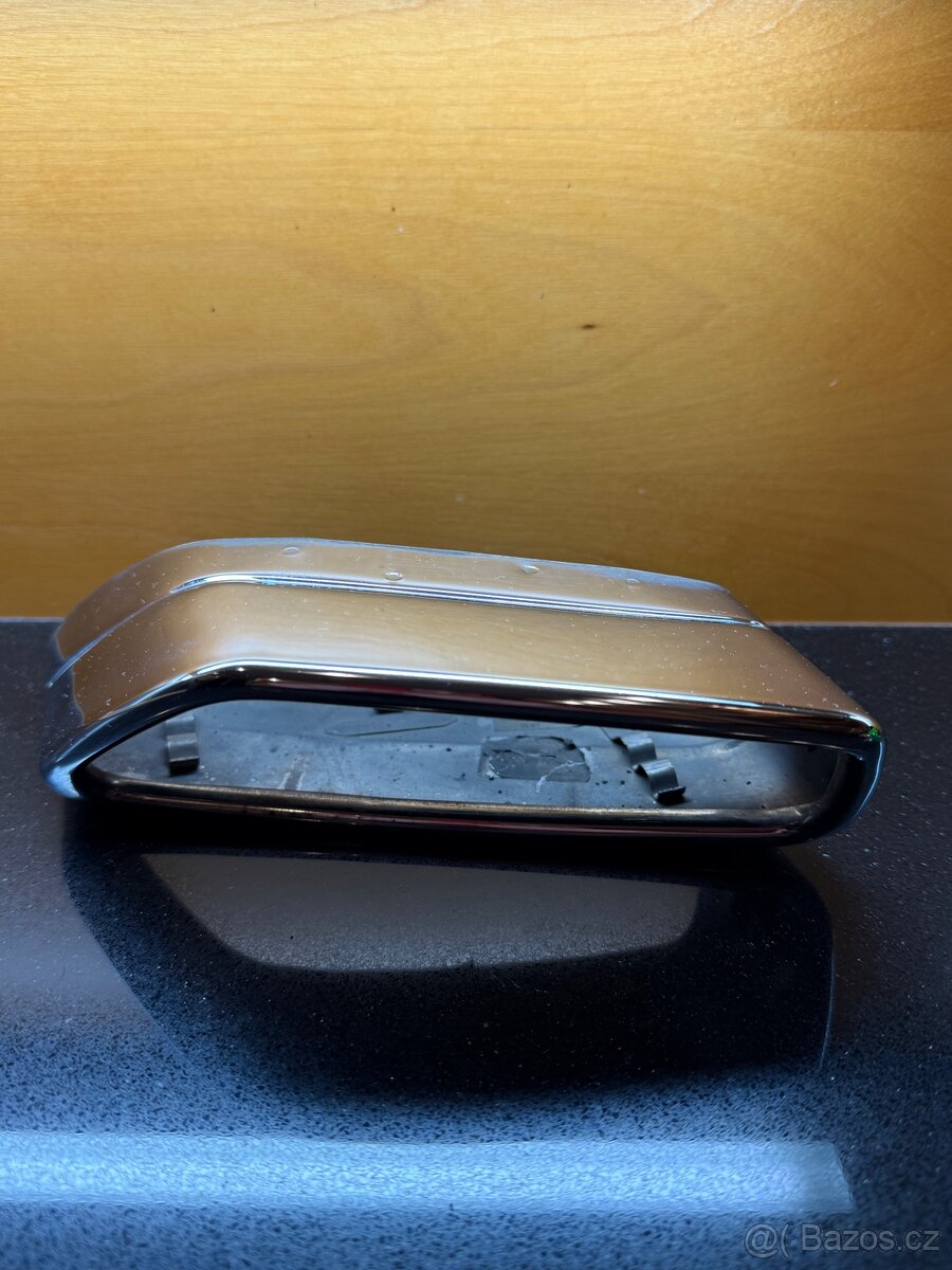BMW řada 5 G30 G31 koncovka výfuku pravá 8631959