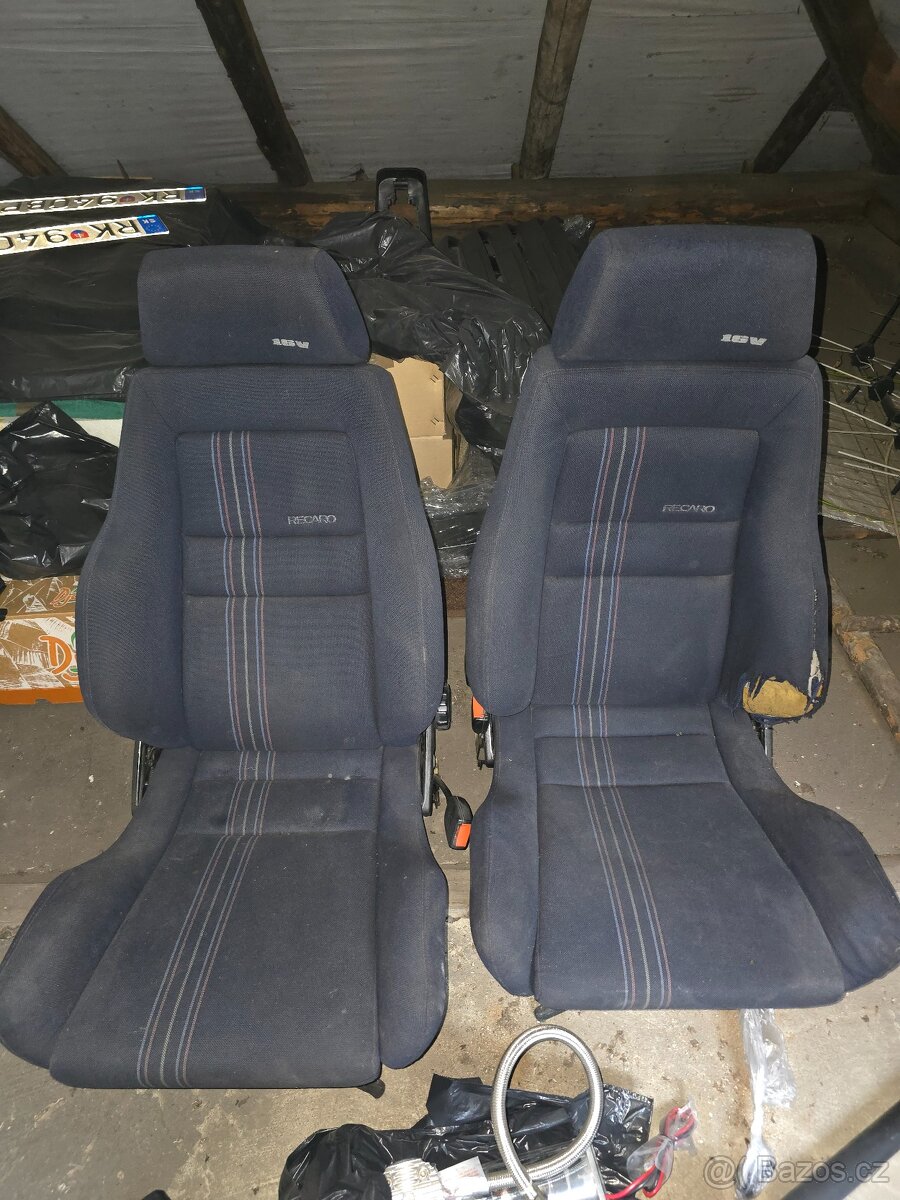 Golf 2 - Recaro modrý interiér