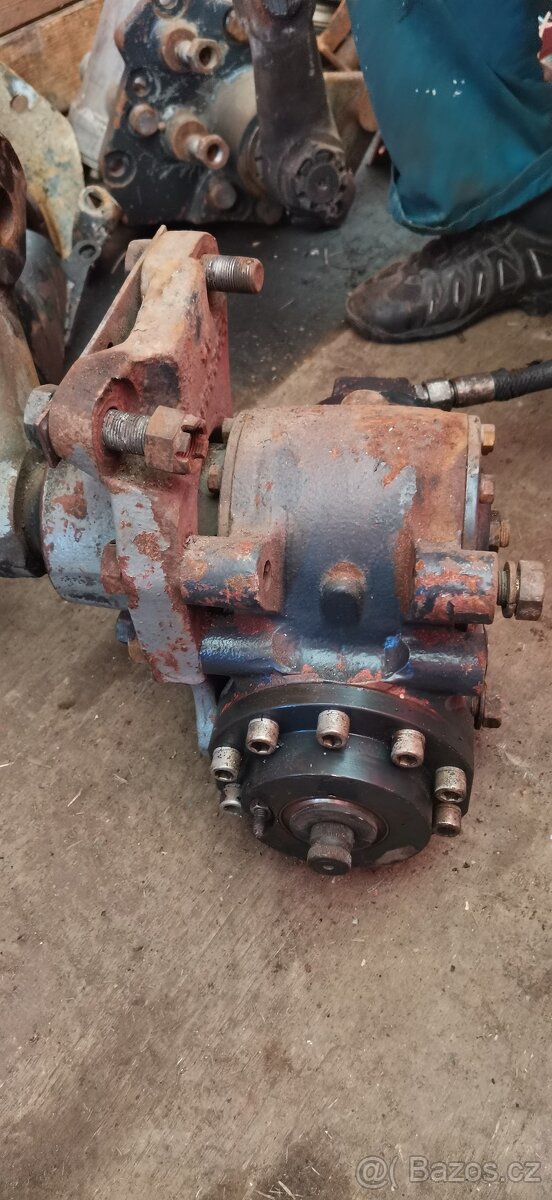Servo HR 450 z Tatra 815