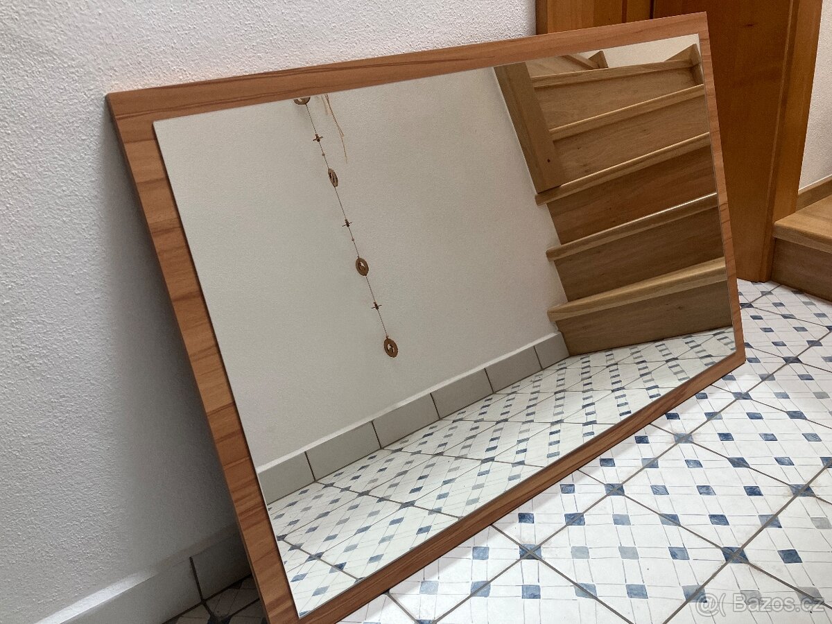 Nepoužité zrcadlo