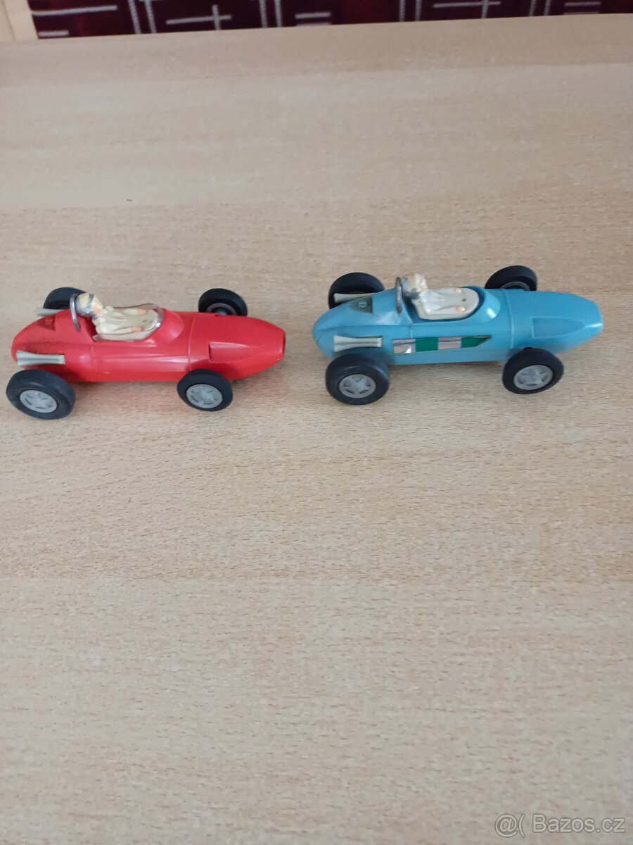 Prodám autíčka autodráhy ites Doutníky