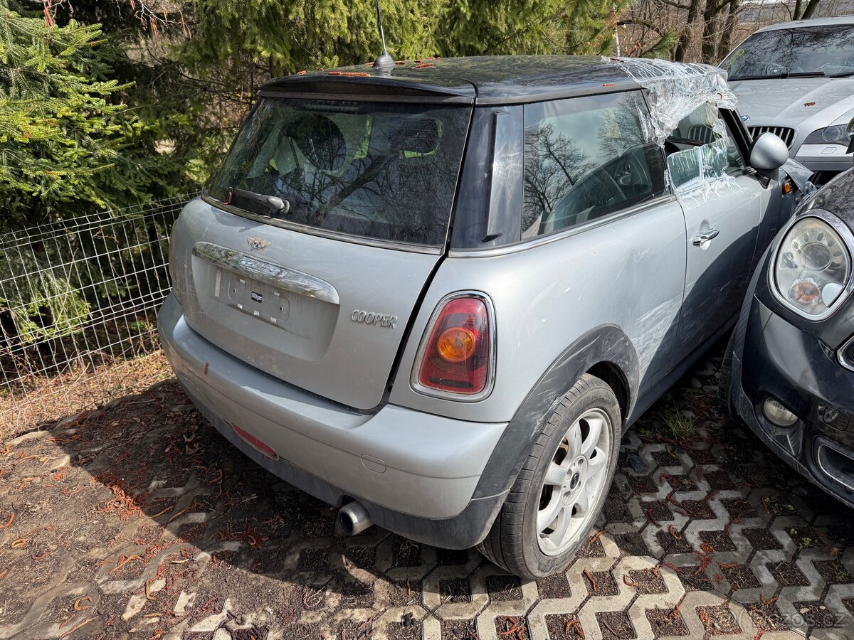 Mini Cooper R56 2008 N12B16a 88kW Pure Silver