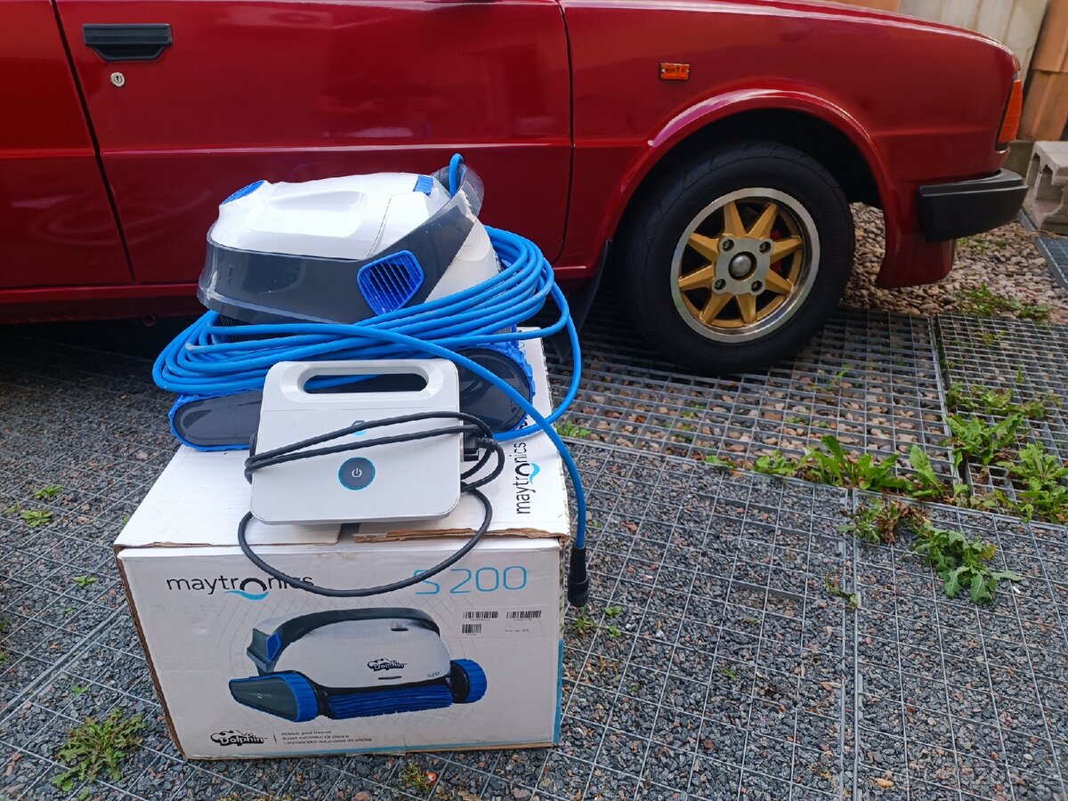 Automatický bazénový vysavač Dolphin S200