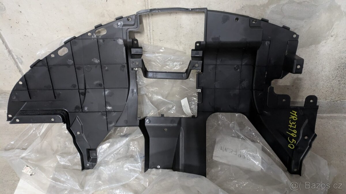 Kryt motorový prostor pod středem Lancer EVO 8/9 MR379950