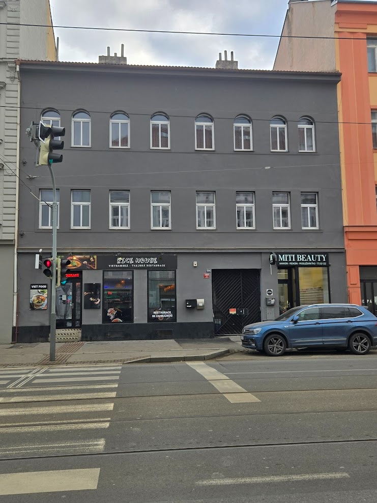 PRONÁJEM OBCHODNÍHO PROSTORU 40m2