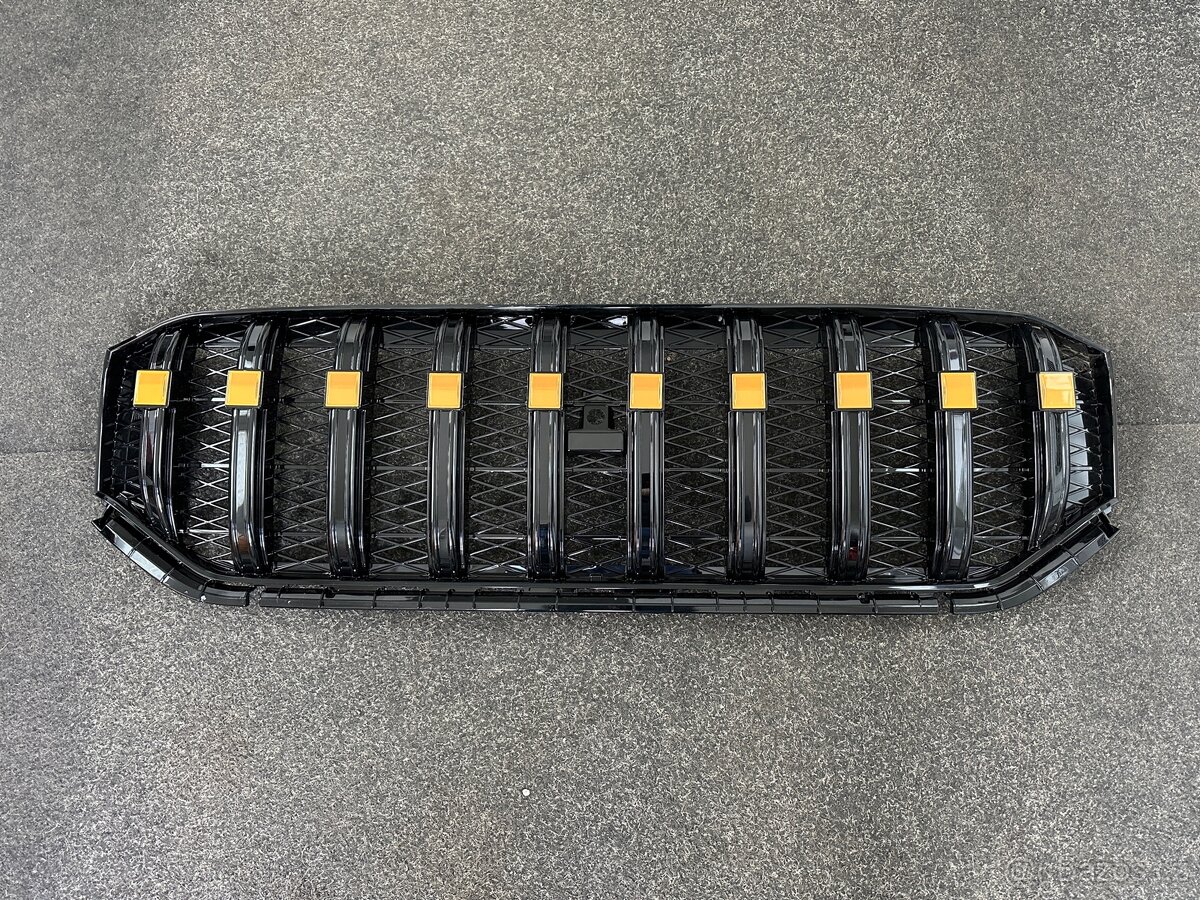 Hyundai SantaFe maska