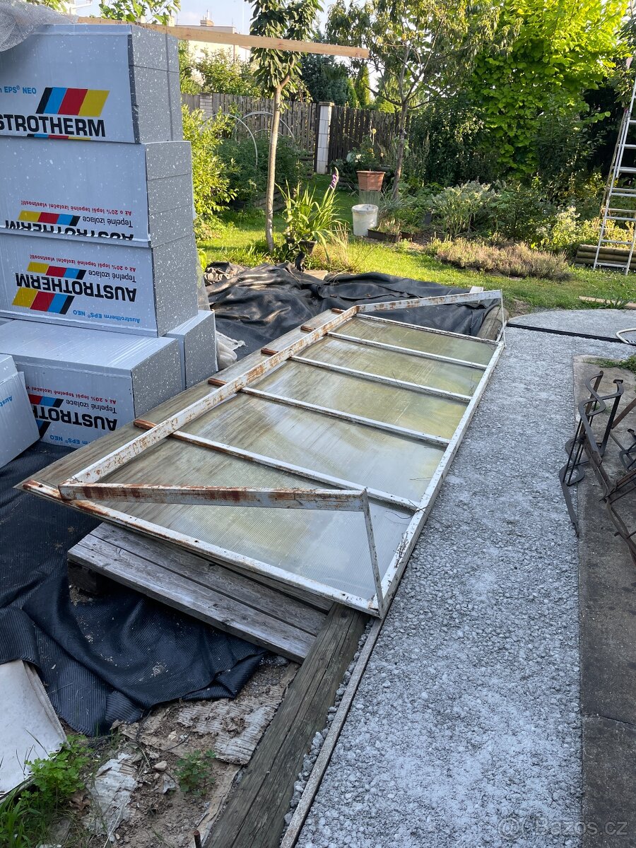 Balkonový přístřešek 3,6m x 1,5m rám + plexisklo