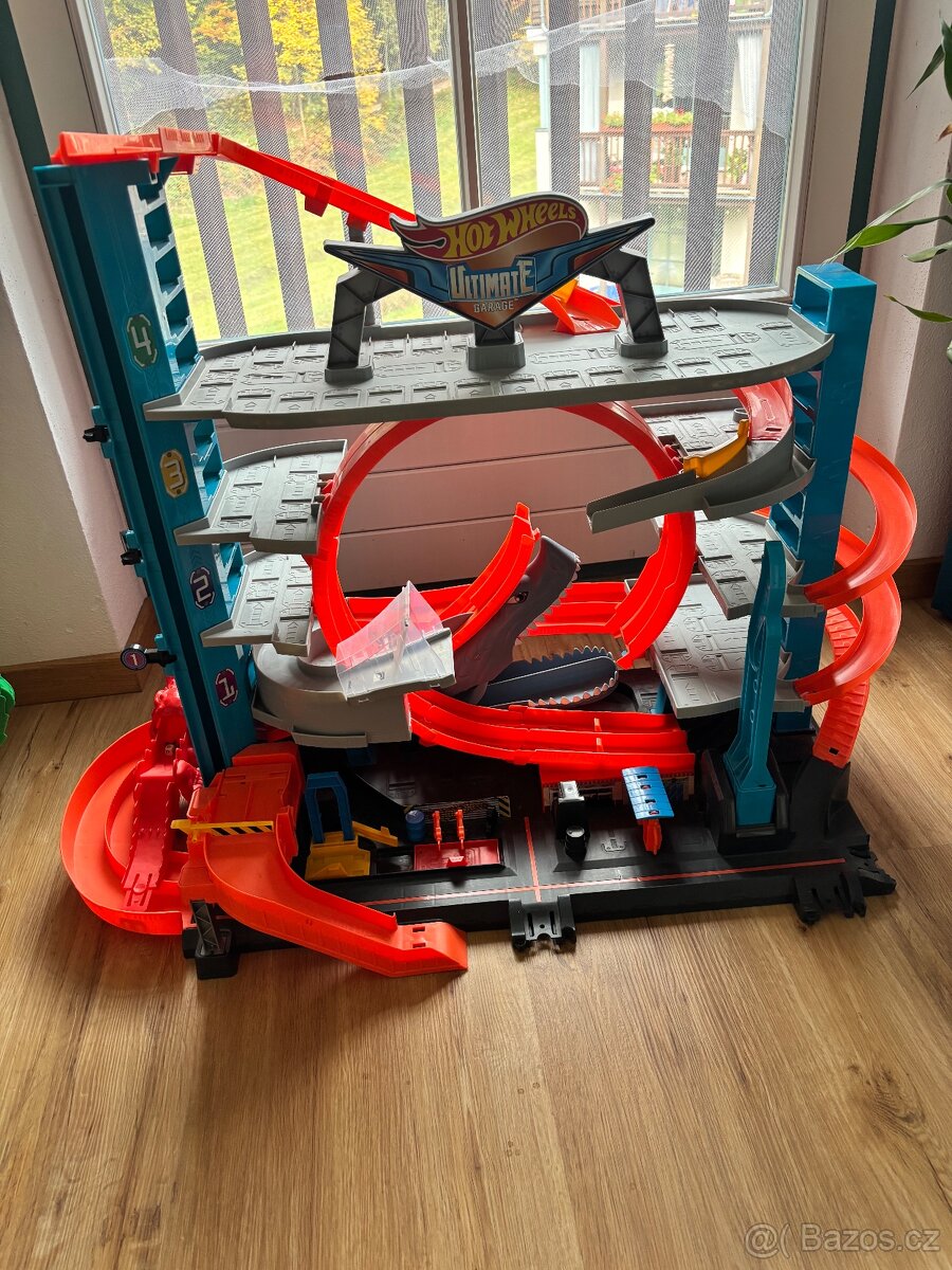Hot Wheels garaz