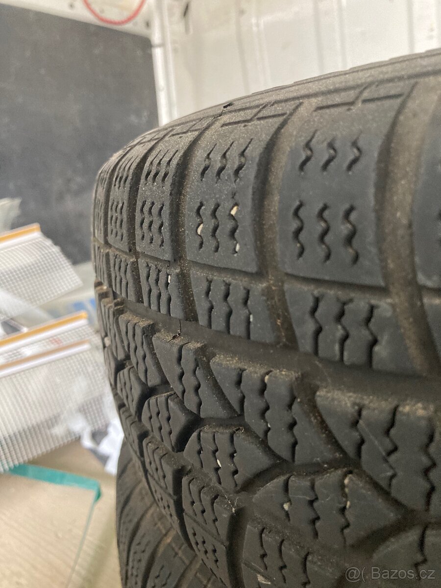 Zimní gumy na diskách 185/65 R14