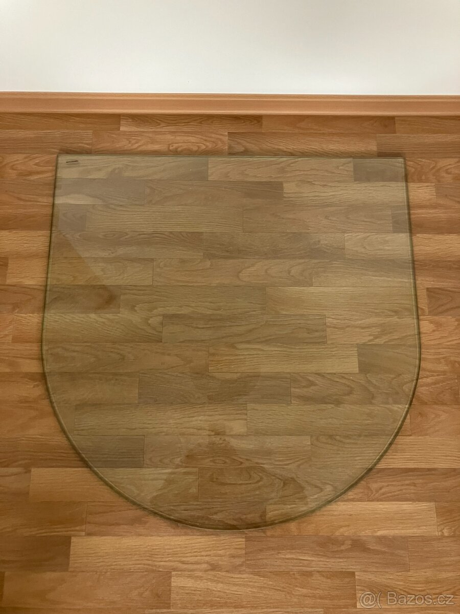 Sklo pod krbová kamna tl. 8 mm - půlkruhové