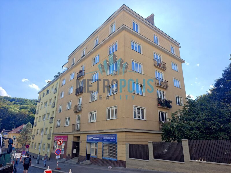 Stylový a světlý byt 3+1 v srdci Košíř – 83,5 m², poslední p