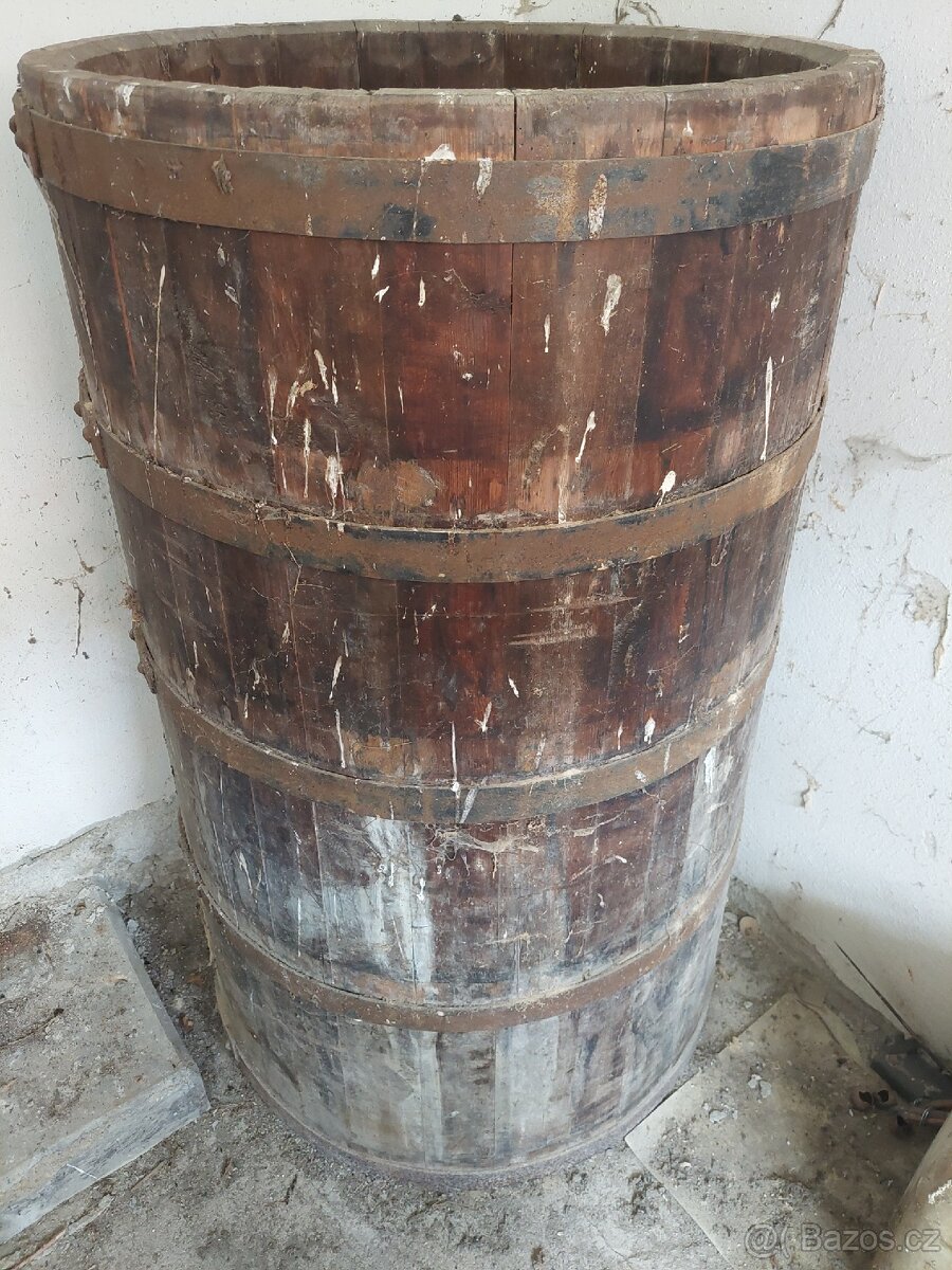 Dřevěný okrasný sud 150 x 80 cm