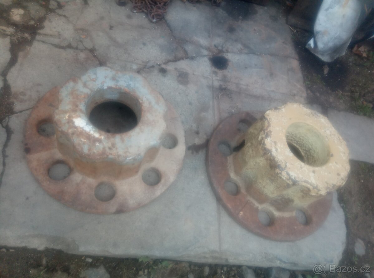 Středy závaží zadních kol Zetor super 50