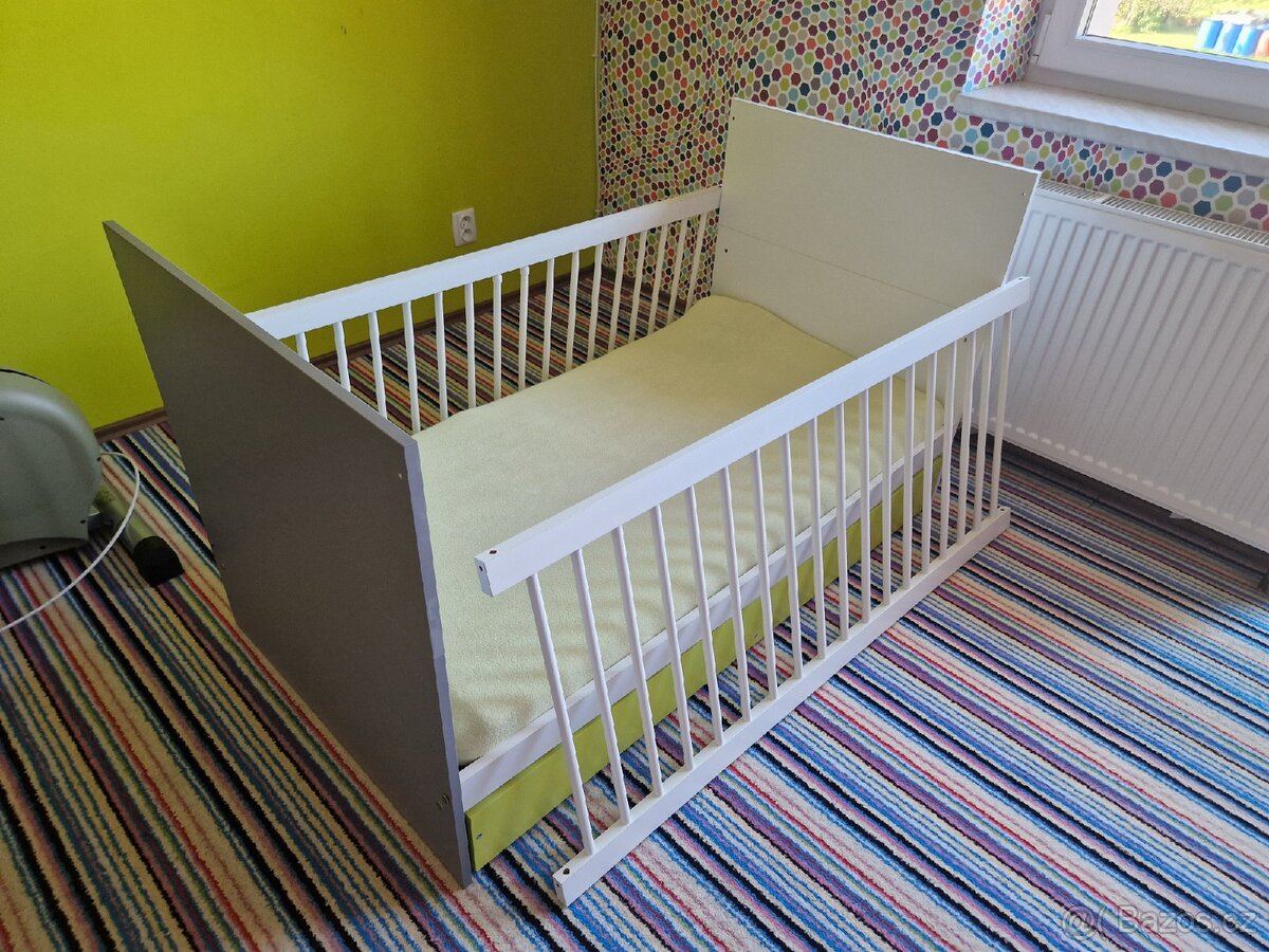 Rostoucí dětská postýlka 70x140cm s úložným prostorem