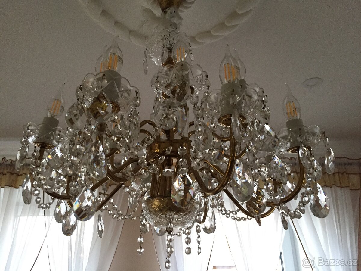 Křišťálový lustr