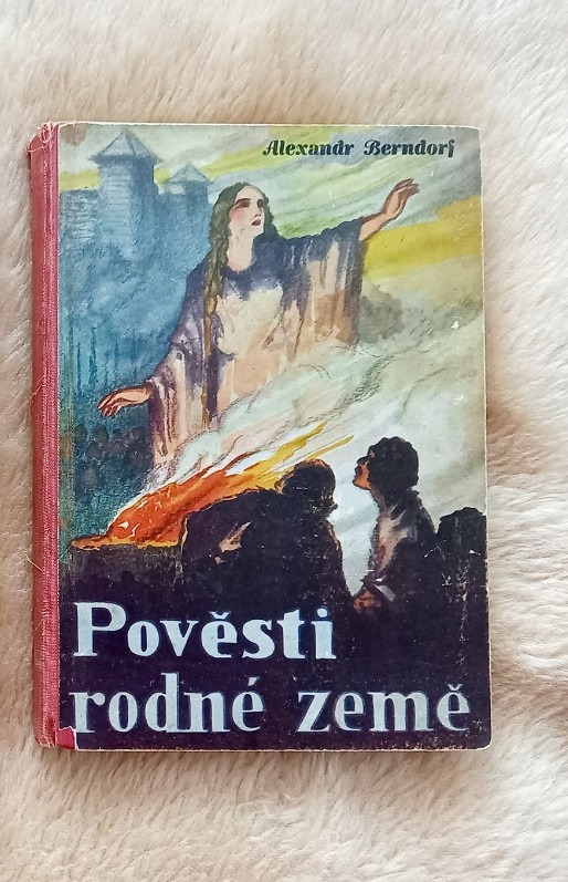 Kniha Pověsti rodné země