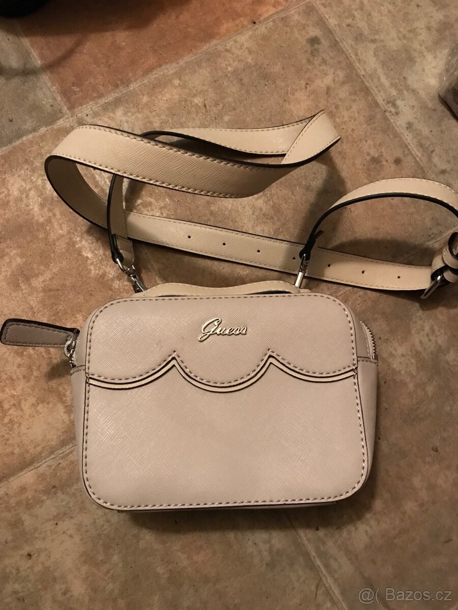 Kabelka Guess