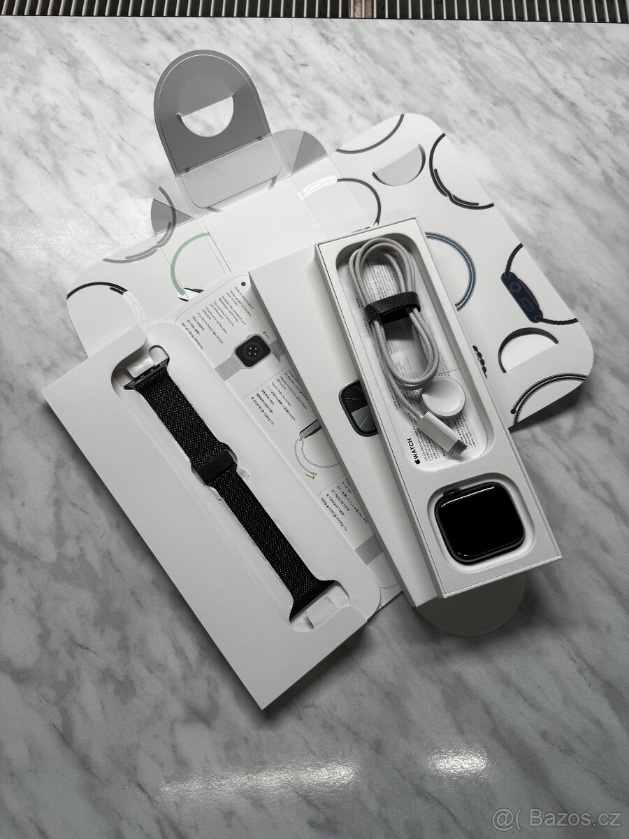 Apple Watch Series 9 Cellular 45mm Nerezová ocel
