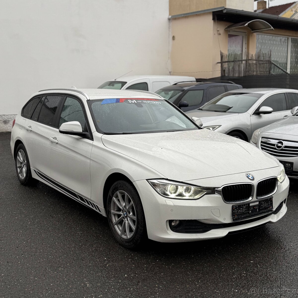 BMW 318d xDrive F31 – 105 kW, 4×4, MANUÁL, XENONY, KAMERA •