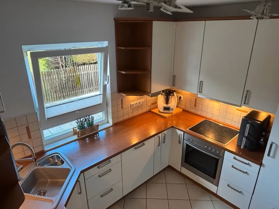 Moderně-klasická kuchyně (1011.21)