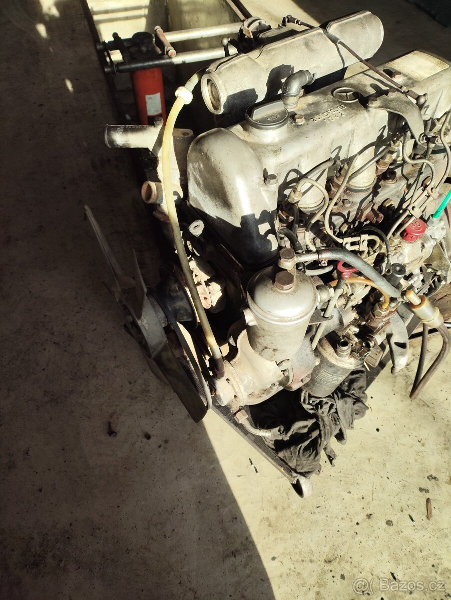 Motor W115,w123 220D