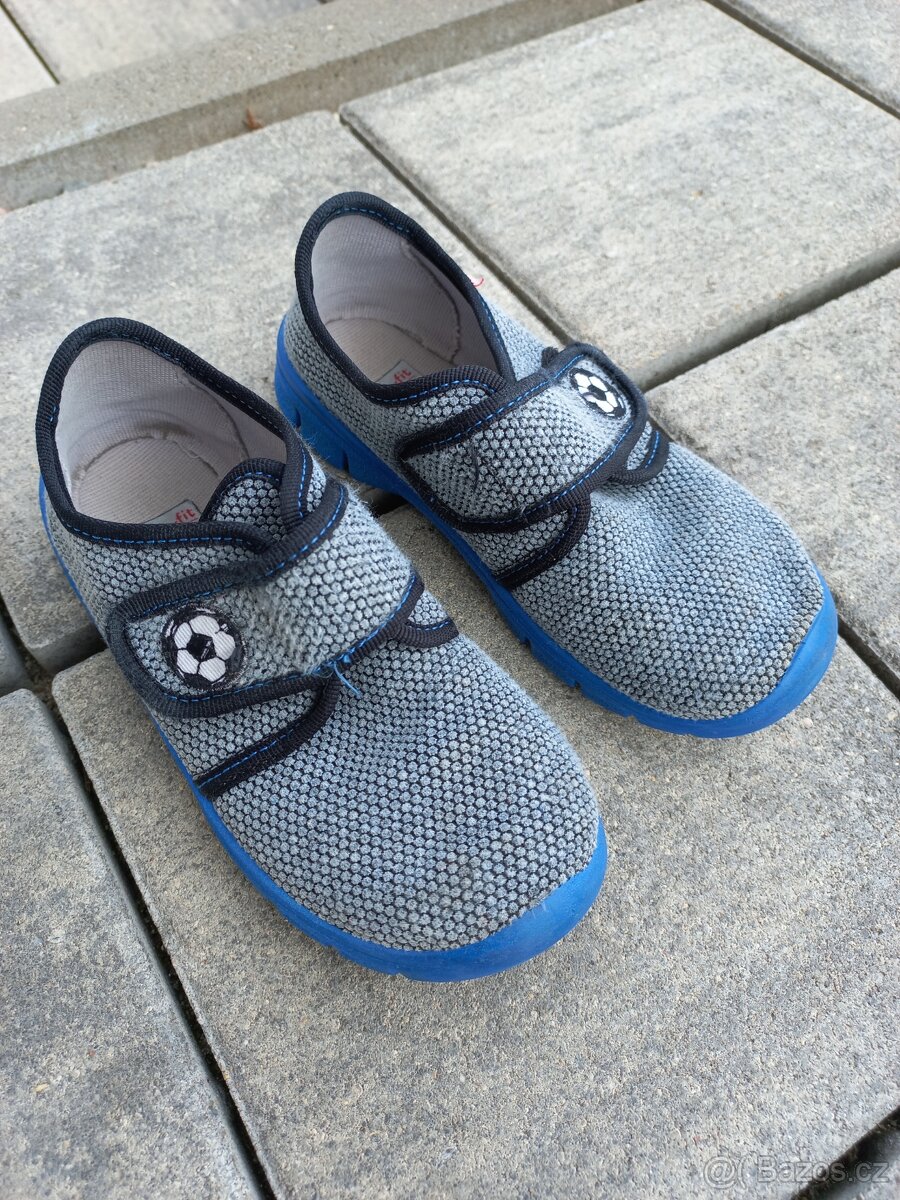 Dětské bačkůrky Superfit 28