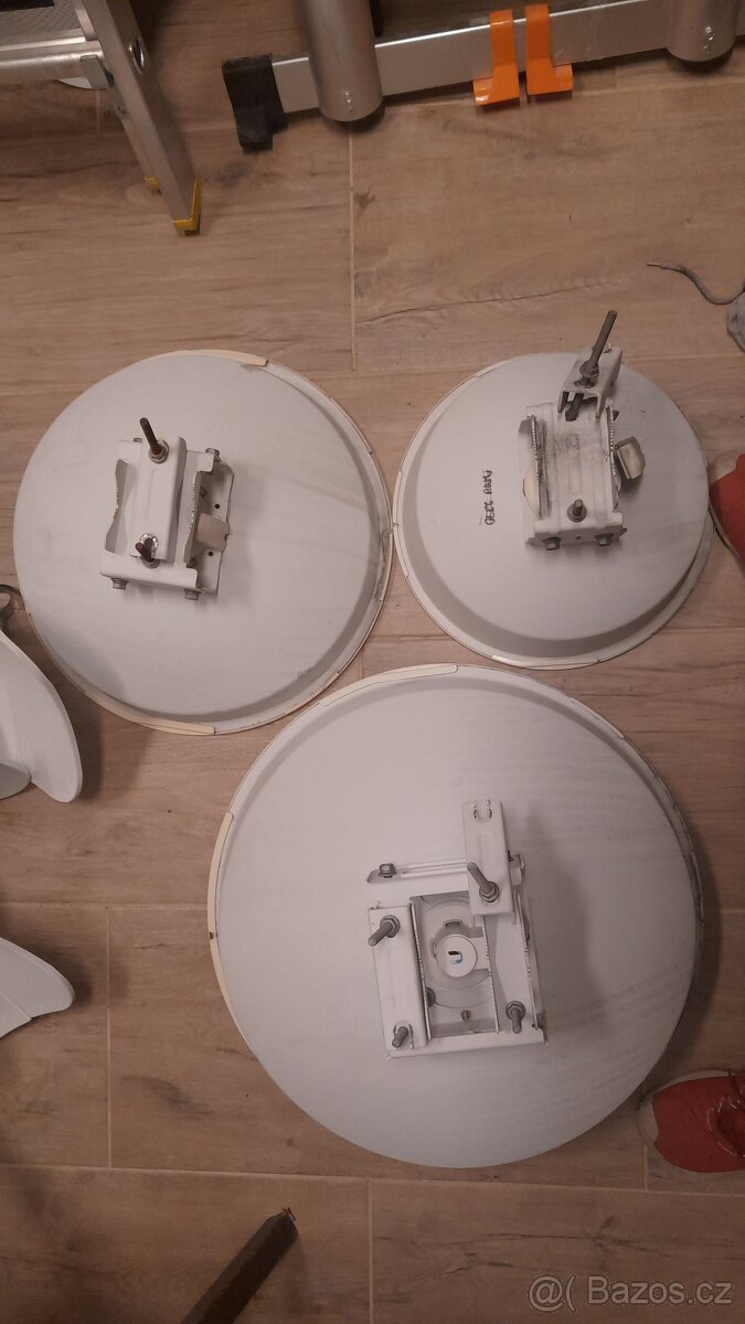 Ubnt Ubiqiti UI Metrolink síťové prvky všeho druhu