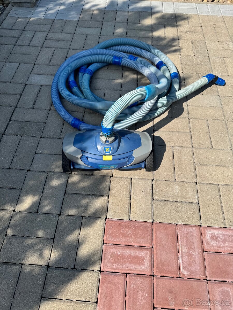 bazénový vysavač