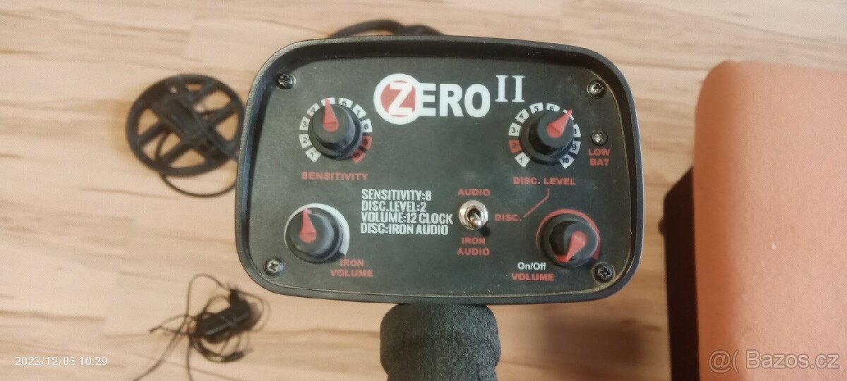 Detektor kovů zero ll