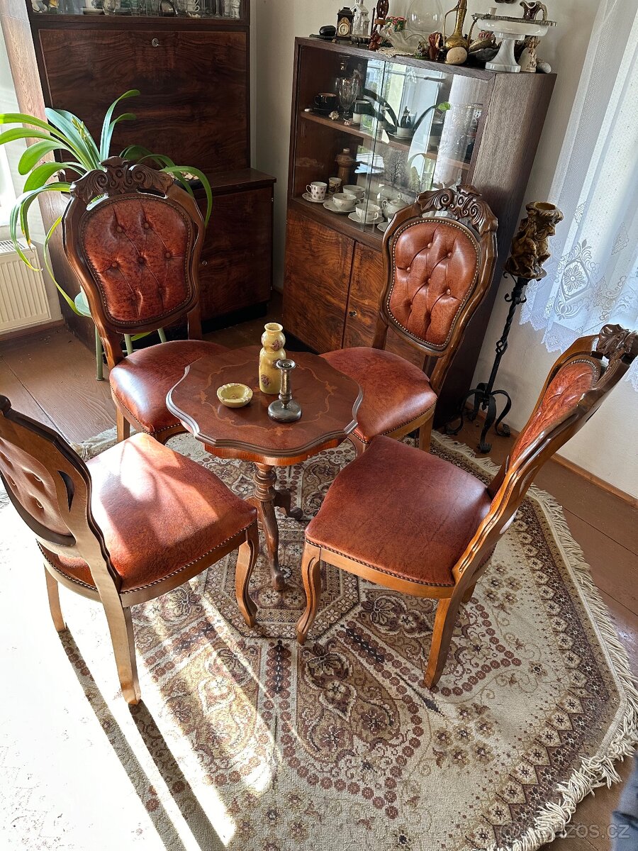 Starožitné židle a stoleček