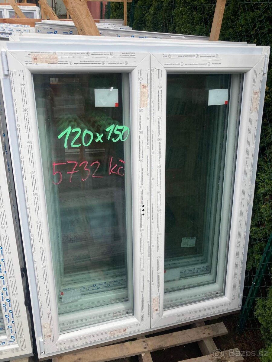 Prodám plastové okno 120x150 dvoukřídlé