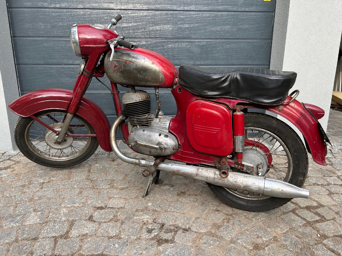 Motocykl ČZ 250