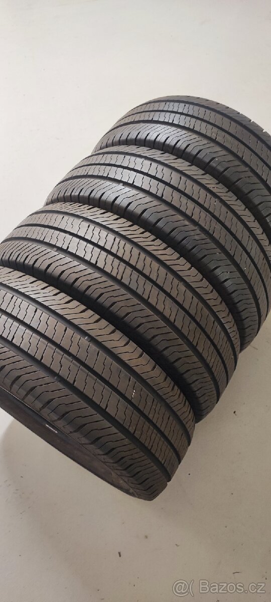 Jako nové 215/65/15C Continental VanContactEco 2022, 8.5mm.