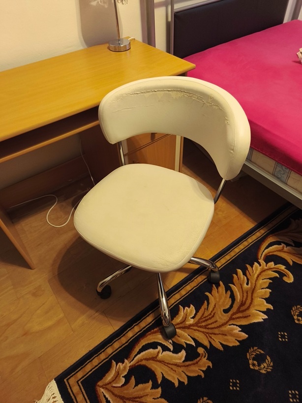 Prodám pracovní stůl se židlí