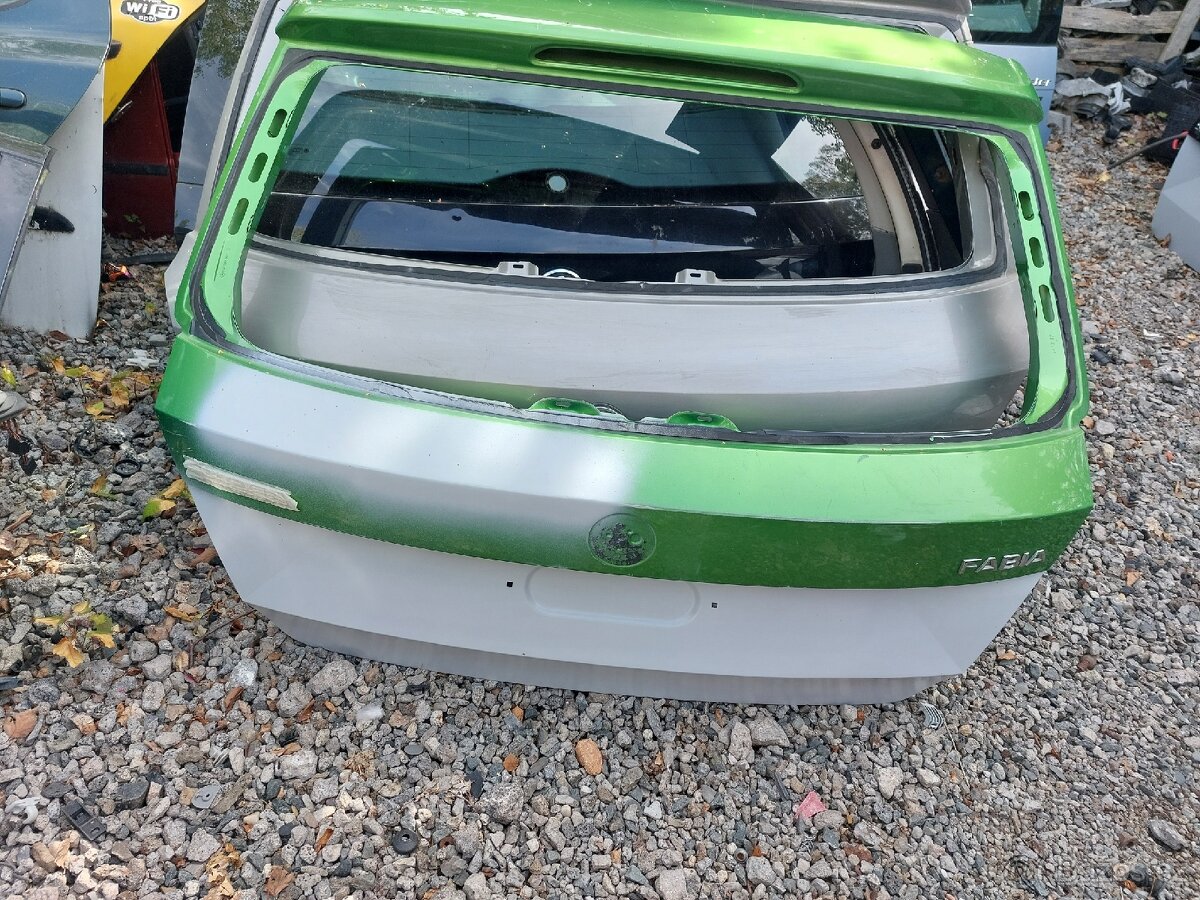 ŠKODA FABIA 3 KRATKA ZADNI DVEŘE