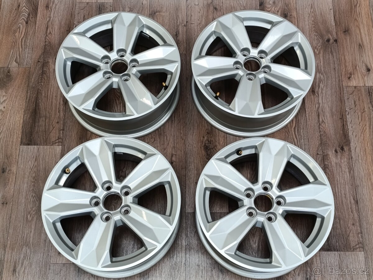5x100 Audi A1 6Jx15 ET37 číslo dílu 82A601025 alu disky