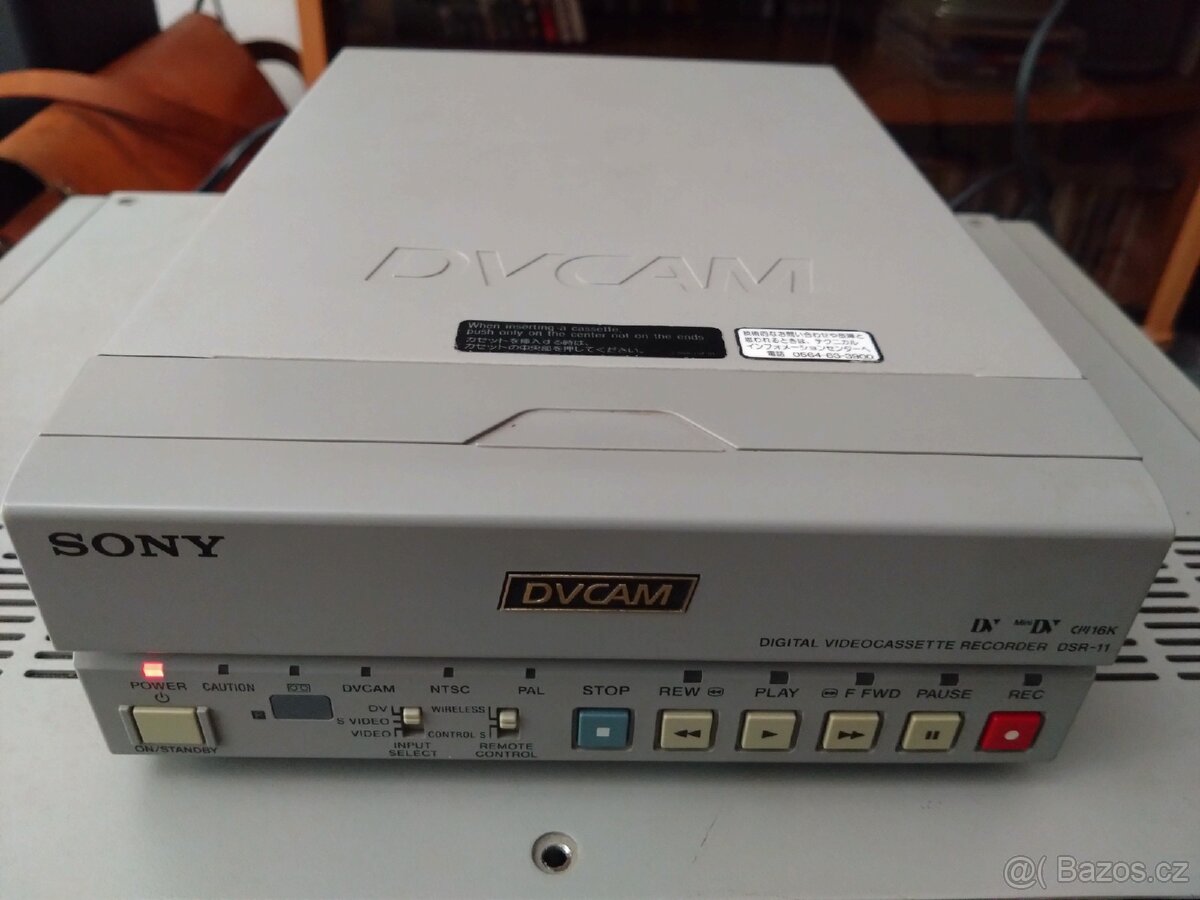 SONY DSR 11